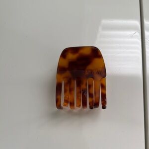 Emi Jay tortoise Clip